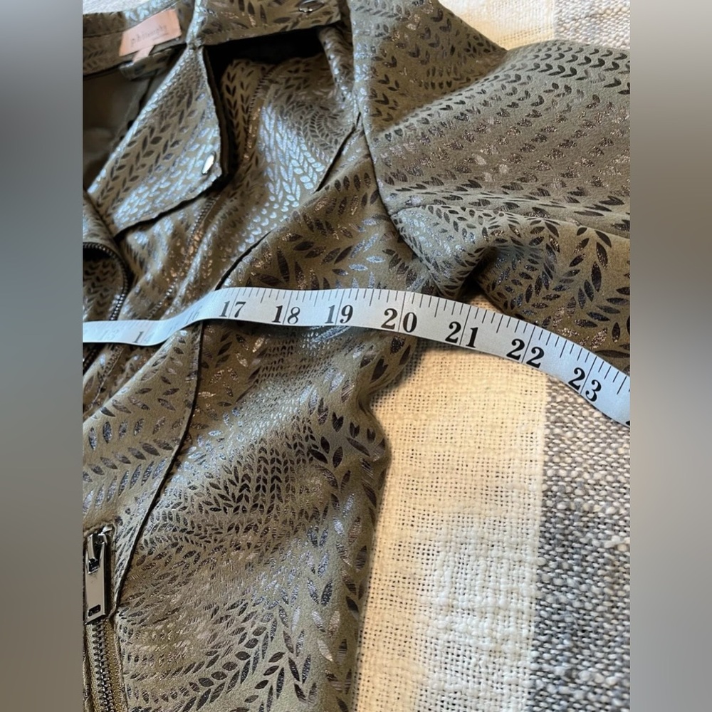 Philosophy Olive Green w/ Leaf Design SZ L Faux Leather Suede Moto Jacket - Picture 10 of 15